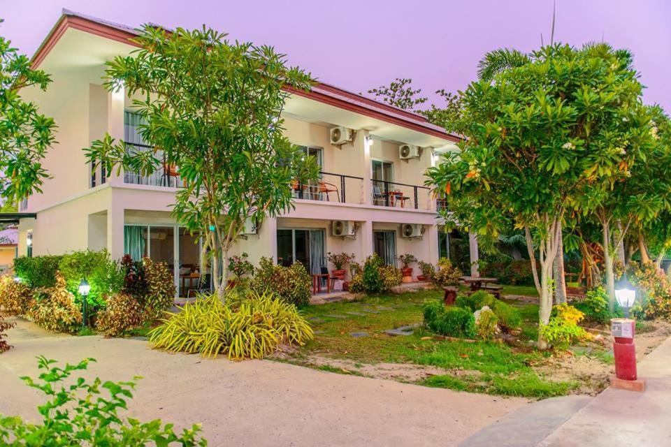 Nopparat Garden Samut Songkhram Экстерьер фото