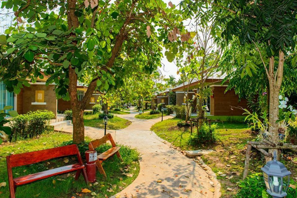 Nopparat Garden Samut Songkhram Экстерьер фото